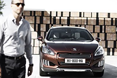 Peugeot Showcases World’s First Diesel-Electric Hybrid