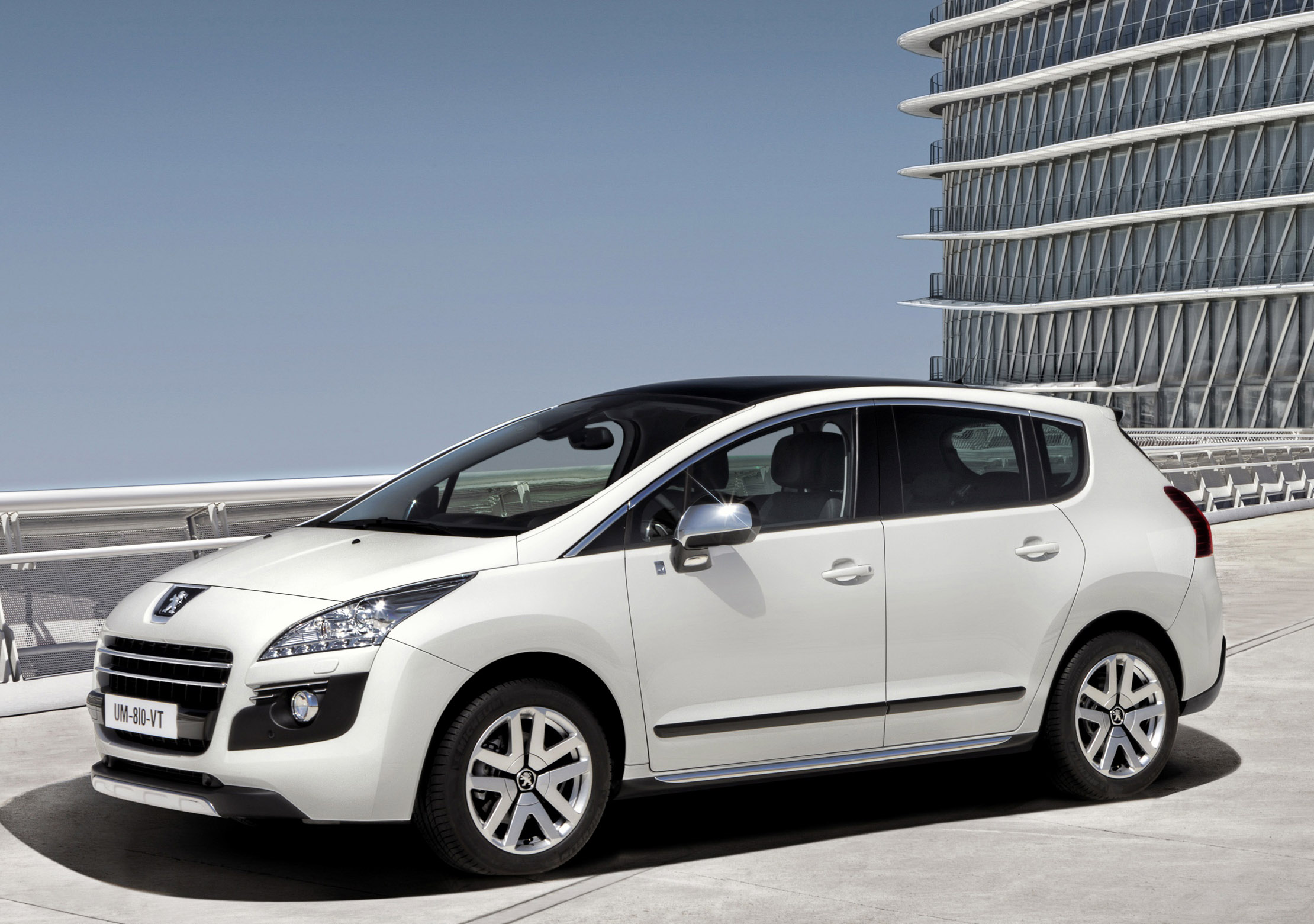Peugoet 3008 HYbrid4 Prices Announced