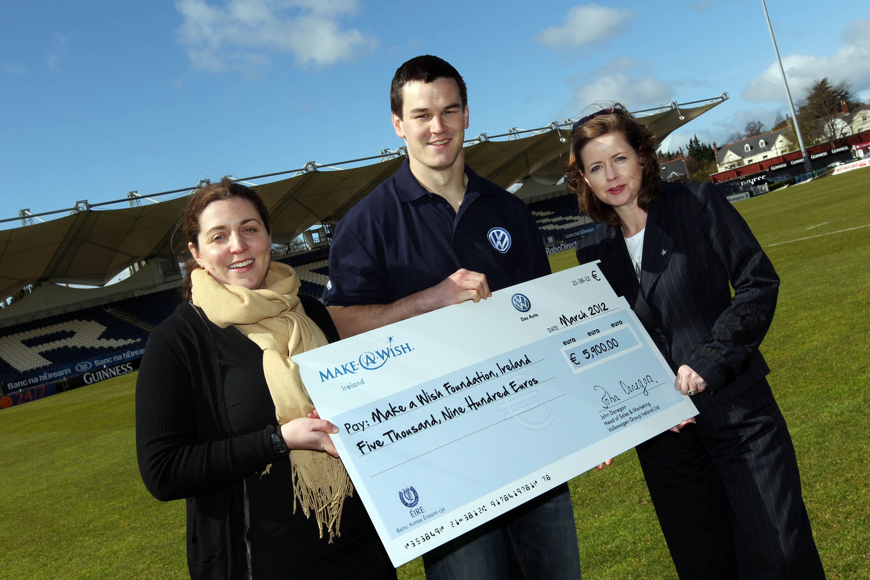 Volkswagen & Jonathan Sexton Raise Funds for Charity