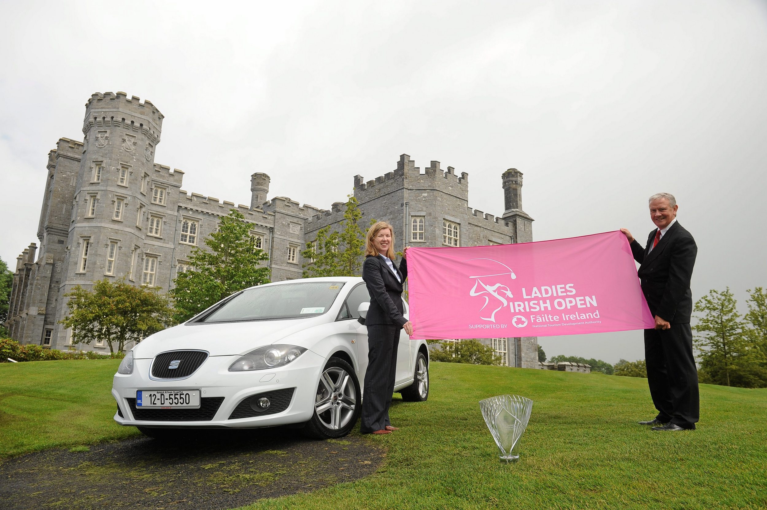 SEAT Leon for Hole-In-One Golfer