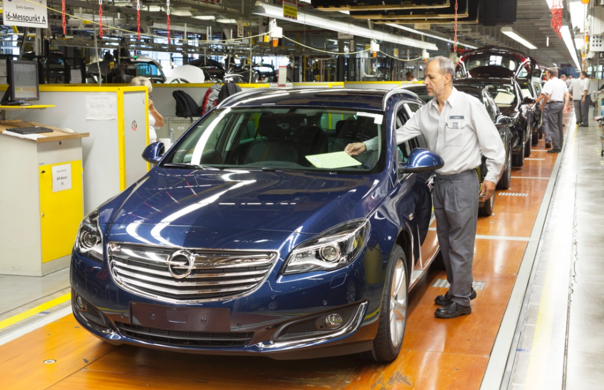 Opel Insignia Production Starts