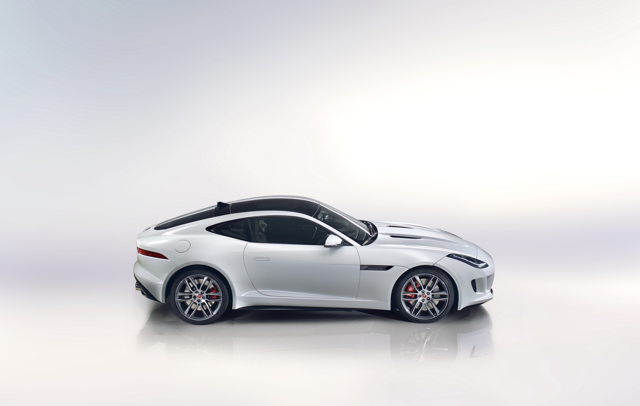Jaguar F-TYPE Coupé Unveiled