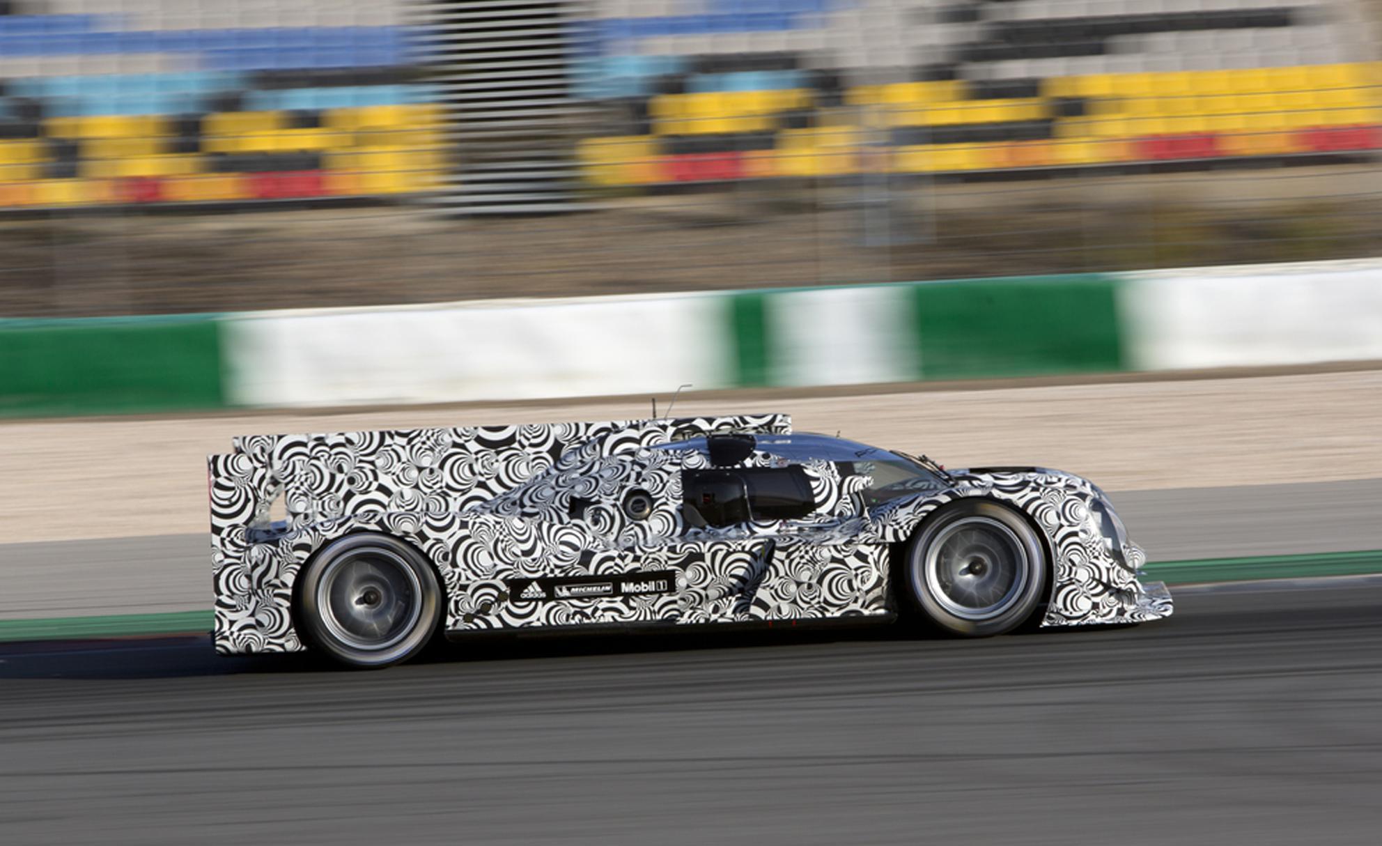 Webber Debuts in Porsche LMP1 Race Car