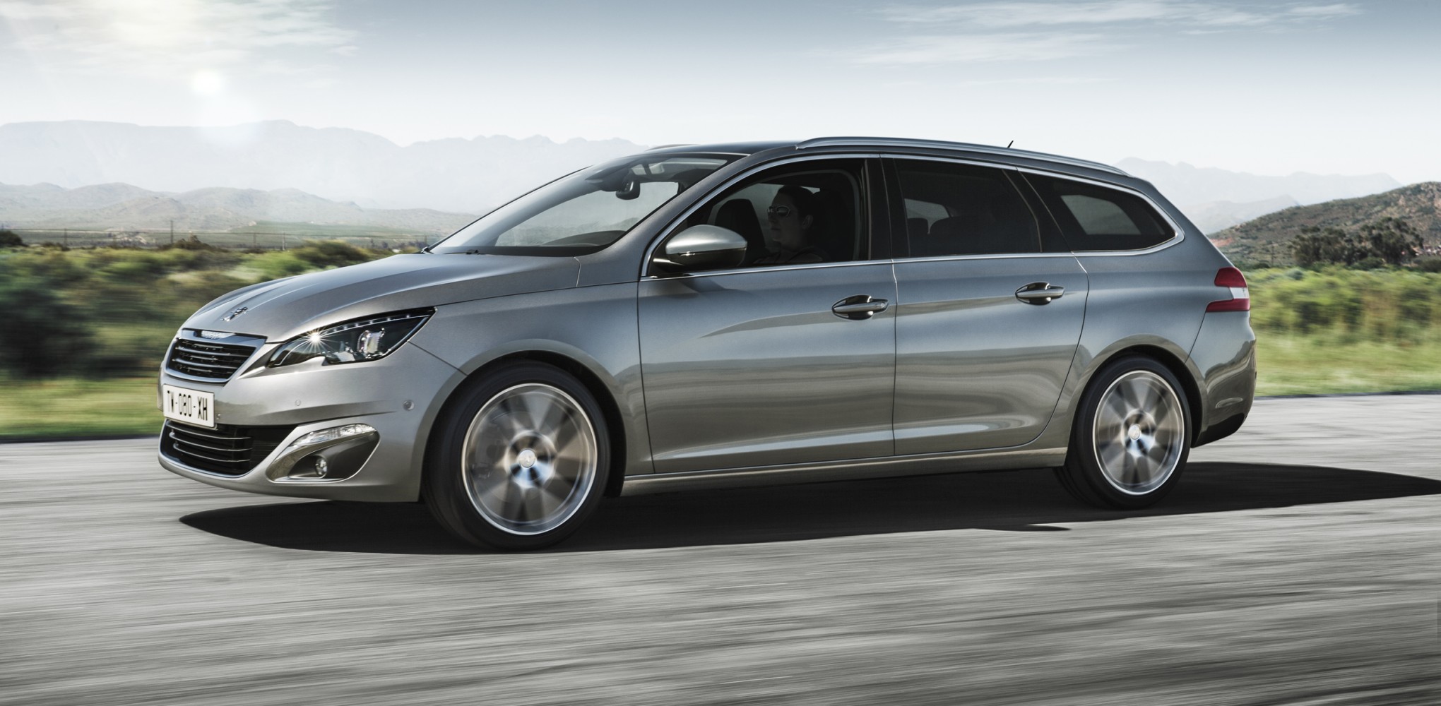 Peugeot 308 SW Arrives