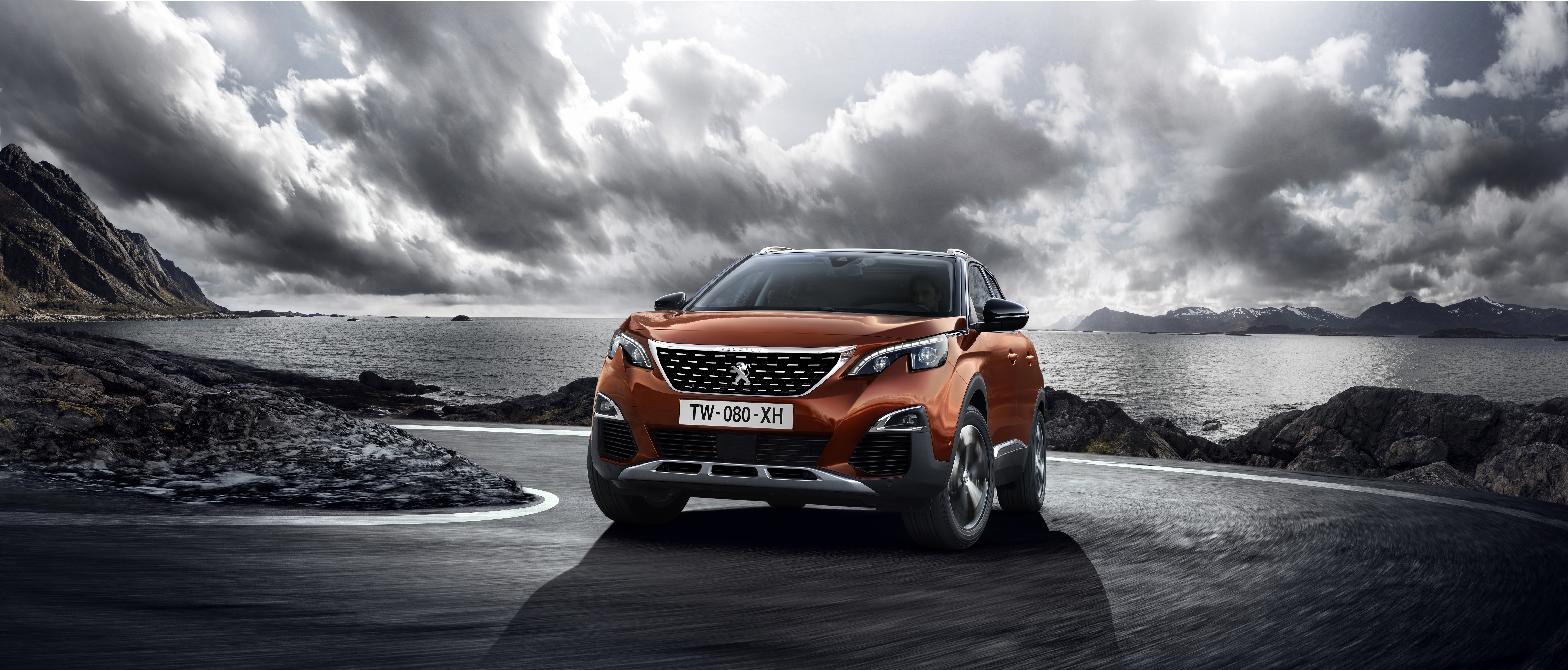 NEW PEUGEOT 3008 SUV REVEALED IN PARIS