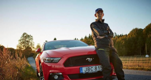 97-Year-Old Man Buys A 5.0-Litre Mustang