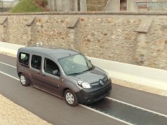 Renault Demonstrate Dynamic Wireless Electric Vehicle Charging