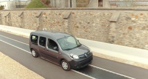 Renault Demonstrate Dynamic Wireless Electric Vehicle Charging