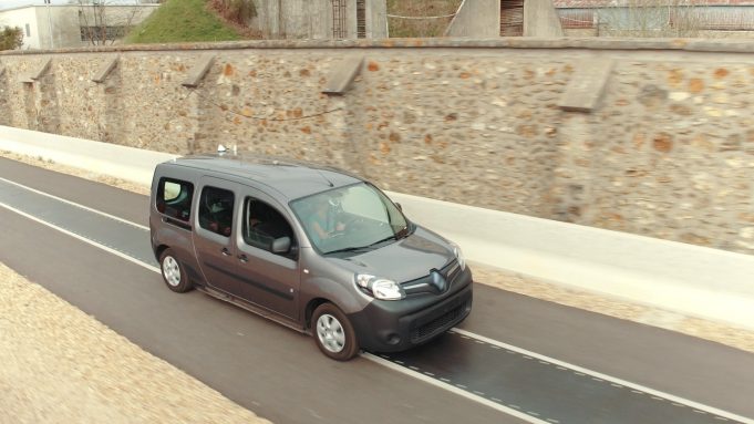 Renault Demonstrate Dynamic Wireless Electric Vehicle Charging
