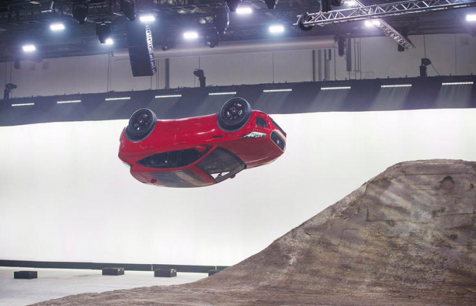 New Jaguar E-Pace Completes A Barrel Roll!