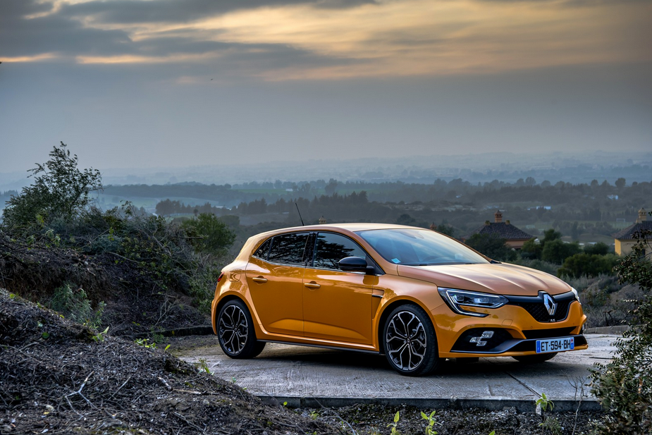 New Renault Mégane R.S. Gets Bridgestone Potenza S001 Rubber