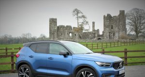 Volvo XC40 D4 R-Design