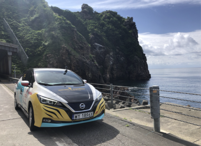 Explorer Completes 16,000 km In New Nissan LEAF