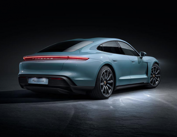 Porsche Taycan 4S