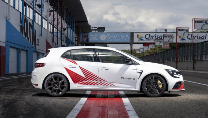 Another Track Records For Megane R.S Trophy-R
