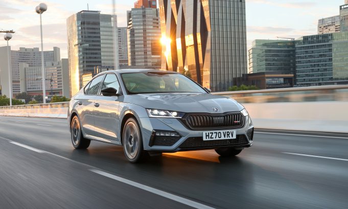Electrifying New Škoda Octavia vRS iV
