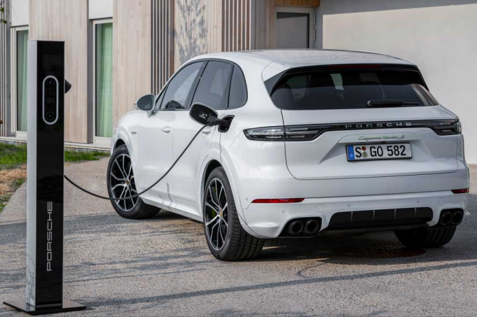 More Range For Porsche Cayenne E-Hybrid