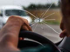 Why Your Car Insurance Must Contain Windscreen Cover