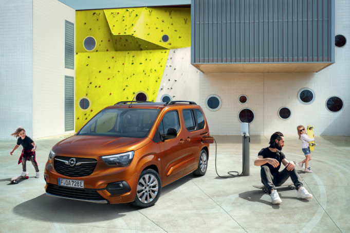 Opel Combo-e Life On The Way