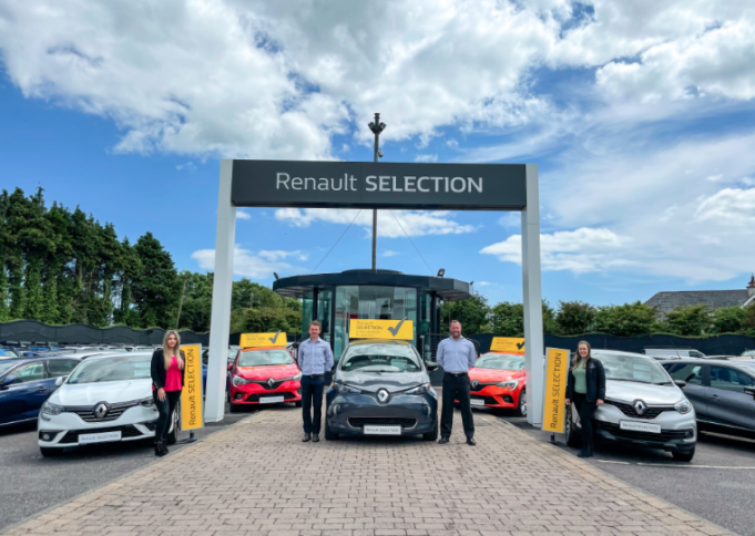 Munster’s First Dedicated Renault SELECTION Showroom