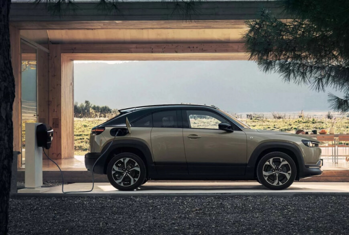 Mazda Reveals Mazda MX-30 e-Skyactiv R-EV