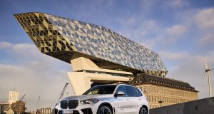 BMW iX5 Hydrogen Pilot Fleet Launches