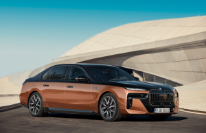 Performance BMW i7 M70 Coming Soon