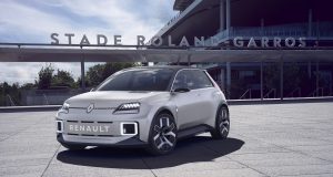 Renault Brand Steps Up To The Net