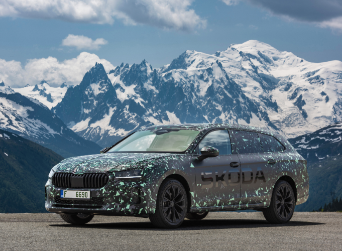 New-Generation Škoda Superb On The Way