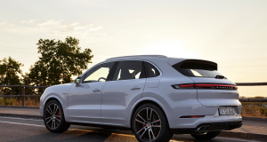 Porsche Unveil 739hp Cayenne Turbo E-Hybrid