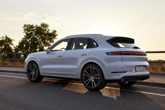 Porsche Unveil 739hp Cayenne Turbo E-Hybrid
