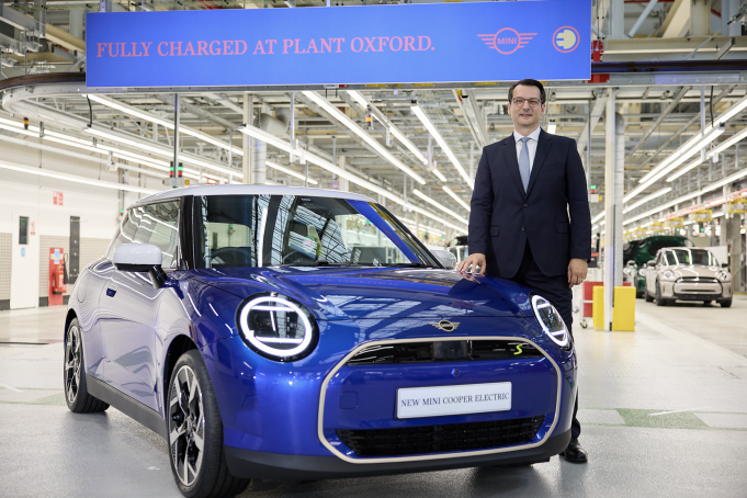MINI Plant Oxford goes Electric