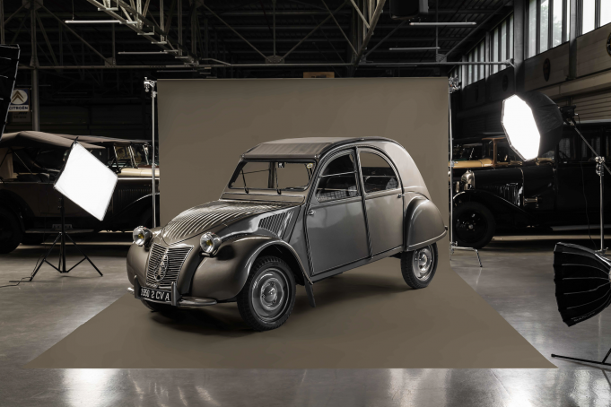 Citroën Celebrates 75th Birthday of 2 CV
