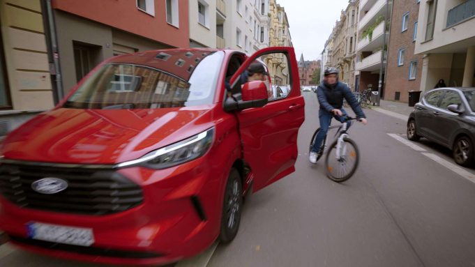 New Ford Transit Custom Gets Door Exit Technology