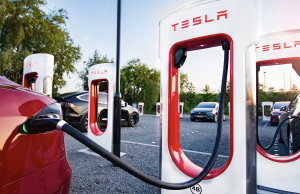 Tesla To Allow Other Vehicles To Charge Using Network