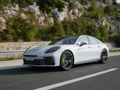 Porsche Presents Two New E-Hybrid Variants