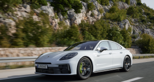 Porsche Presents Two New E-Hybrid Variants