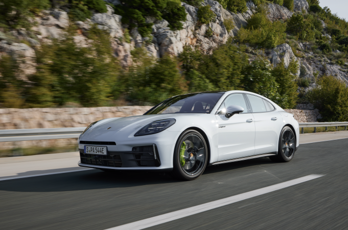 Porsche Presents Two New E-Hybrid Variants