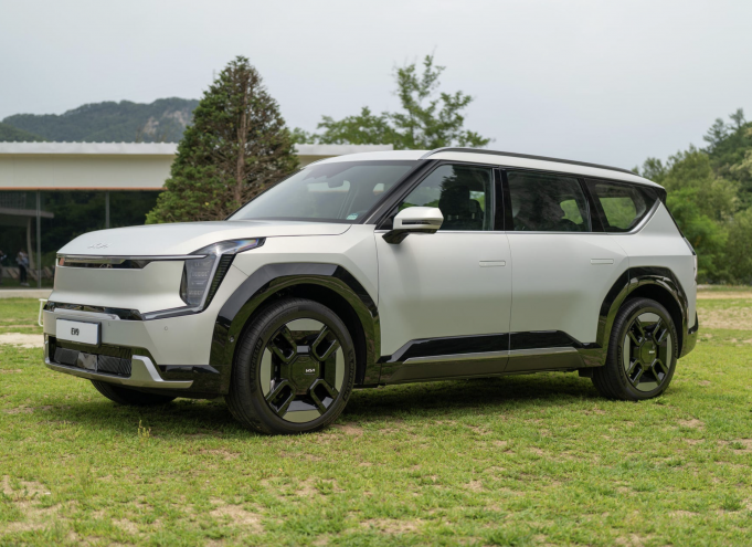 Dual Victory For KIA EV9