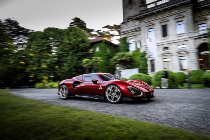 Alfa Romeo 33 Stradale Wins At “Villa d’Este”