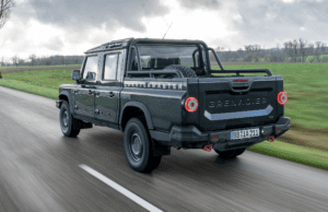 Clever 2-Seat Grenadier Quartermaster Pick-Up