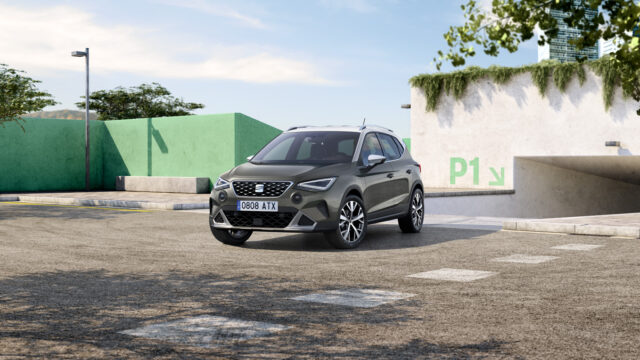 ARONA PA - Exterior Hero Angle Front view of the car driver's side (XPERIENCE)