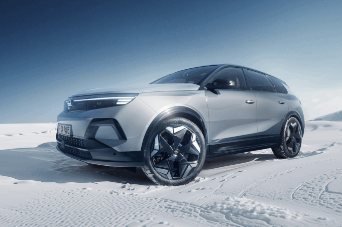 New 325hp Opel Grandland AWD EV