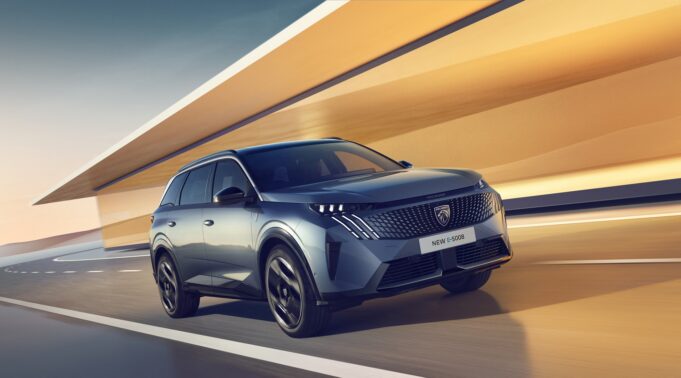 Peugeot 5008 Tops Ireland’s Large SUV Segment