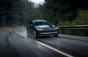 Tesla Model 3 Long Range Rear-Wheel Drive