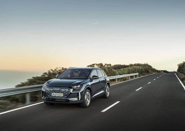 Q4 e-tron Front